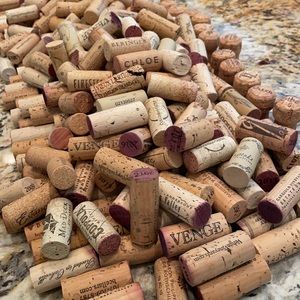 400 used wine corks plus 19 champagne corks